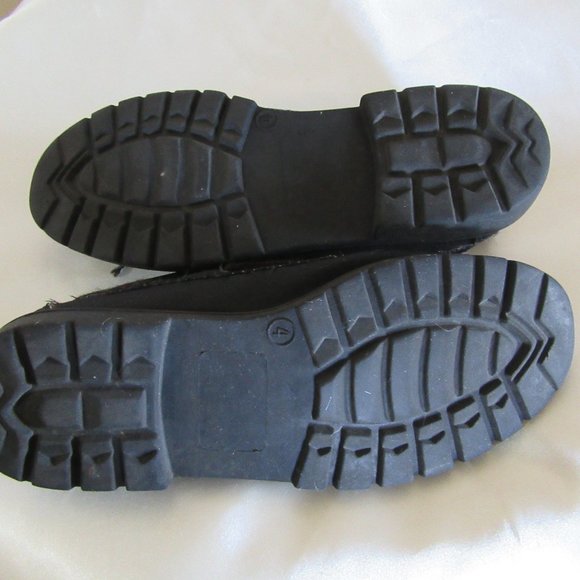 Boys lace up black shoes size 4 Vibrations - Picture 5 of 14